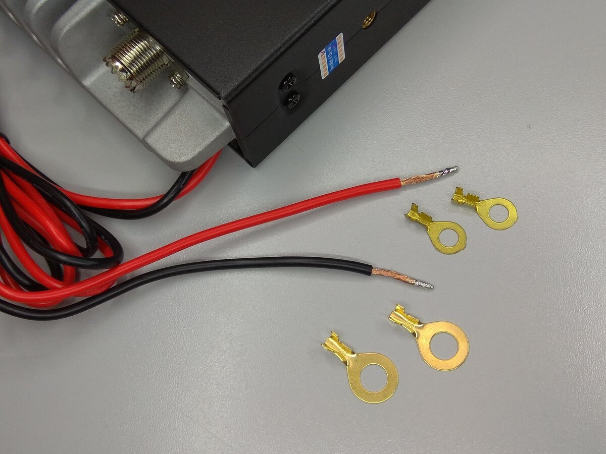 Управление рации с пк. Радиостанция в мерседес актрос. Предохранитель для рации. Консоль под рацию ленд крузер 100. Гу через рацию.