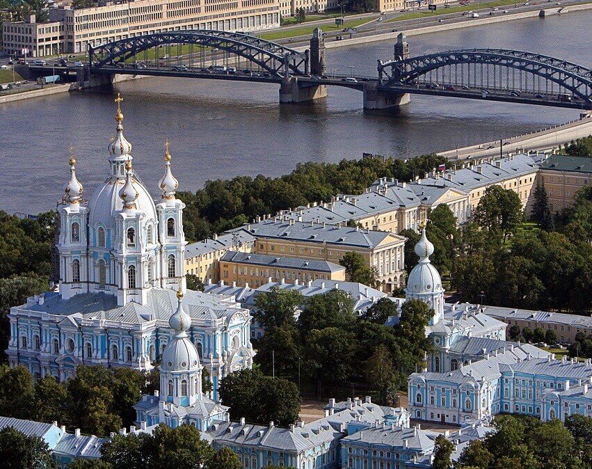 Смольный собор Большеохтинский мост в Санкт Петербурге