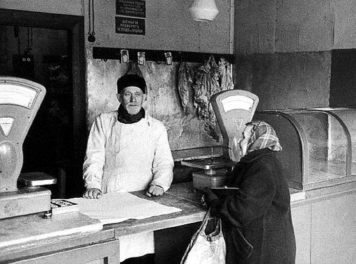 Назад в СССР. Мясной прилавок.