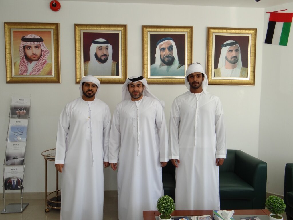 Гражданство оаэ. Население оаэ по эмиратам. Гражданство дубая. Мигранты в оаэ. Как стать гражданином оаэ.