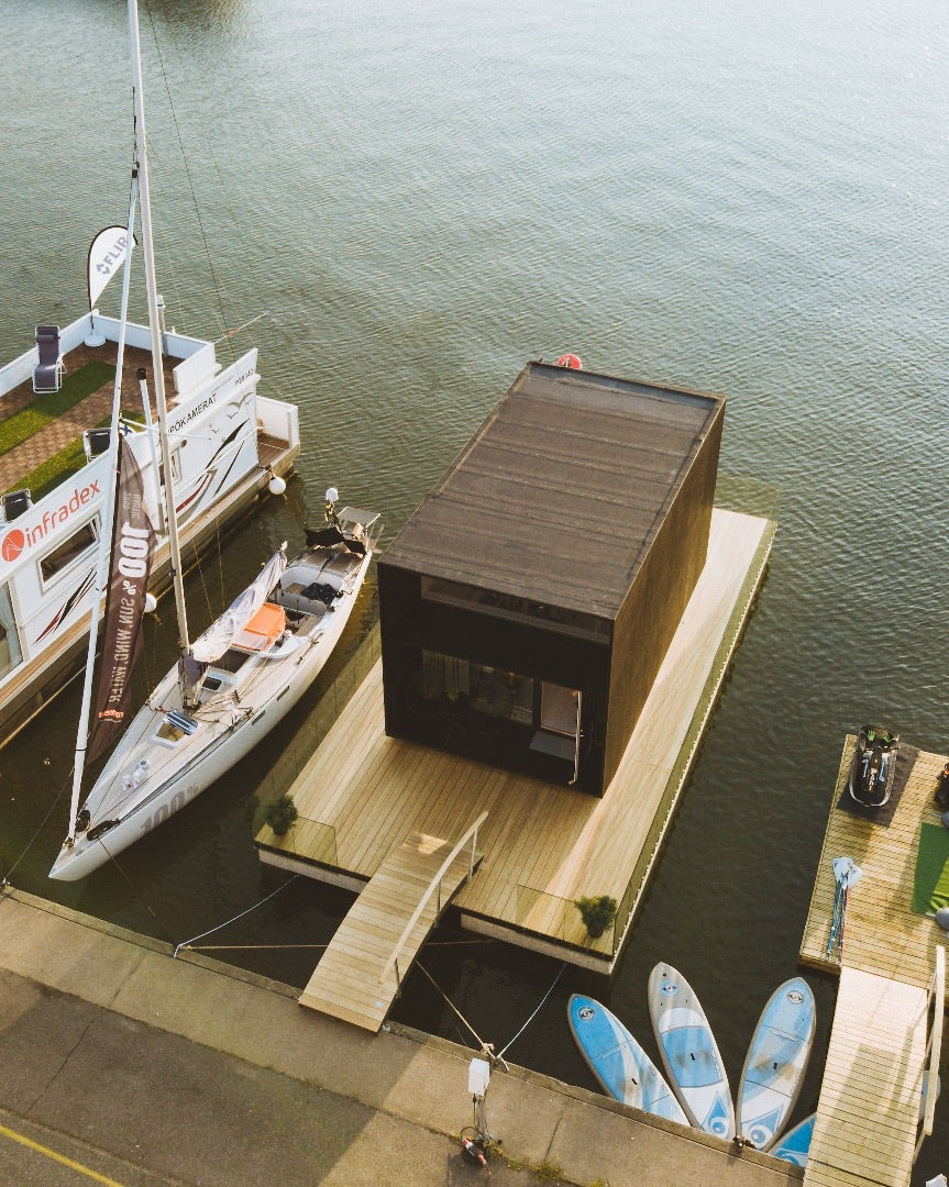 Koda Light Float может использоваться как портовое кафе, мастерская художника или дом для отдыха