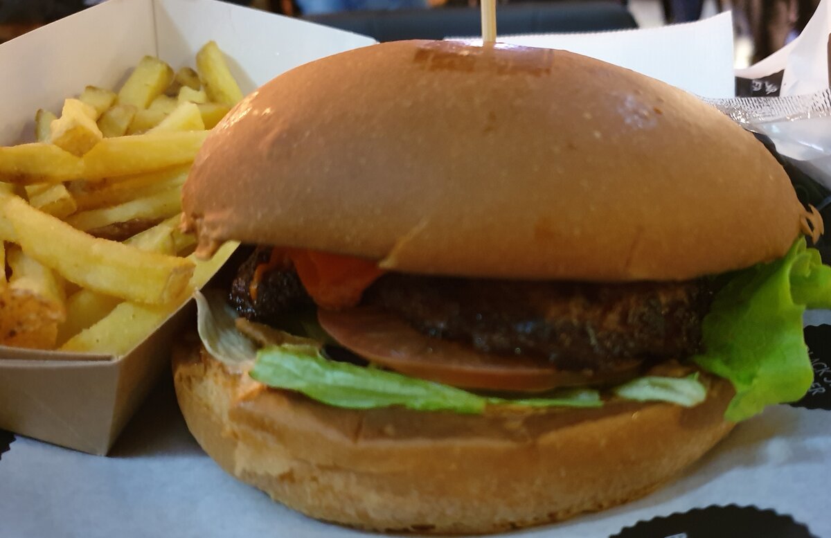 BlackStarBurgers Классик. Просто картинка, речь не о нем.