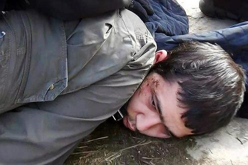 Задержание Аброра Азимова. Фото с сайта Kloop.kg