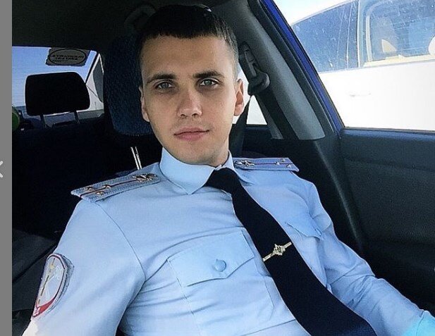 Рис:  Владимир Егоров в форме старшего лейтенанта. Источник: Социальные сети.