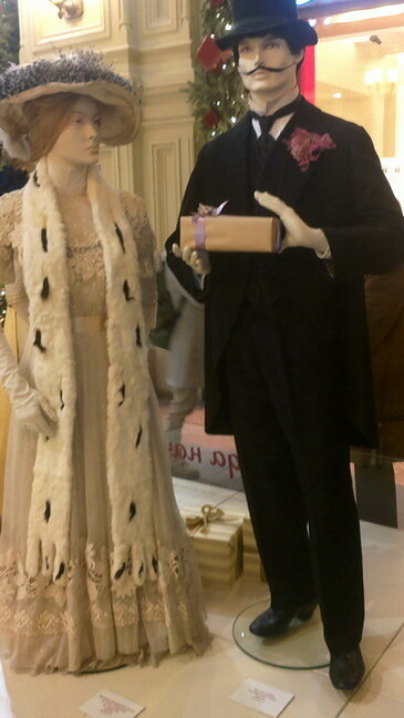 Фото автора . Выставка Моды 19 века, вдохновившая на написание этого рассказа. Выставка проходила в ГУМе в 2013 году