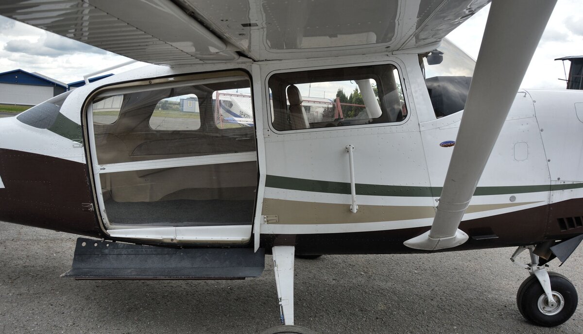 Cessna 206 фото