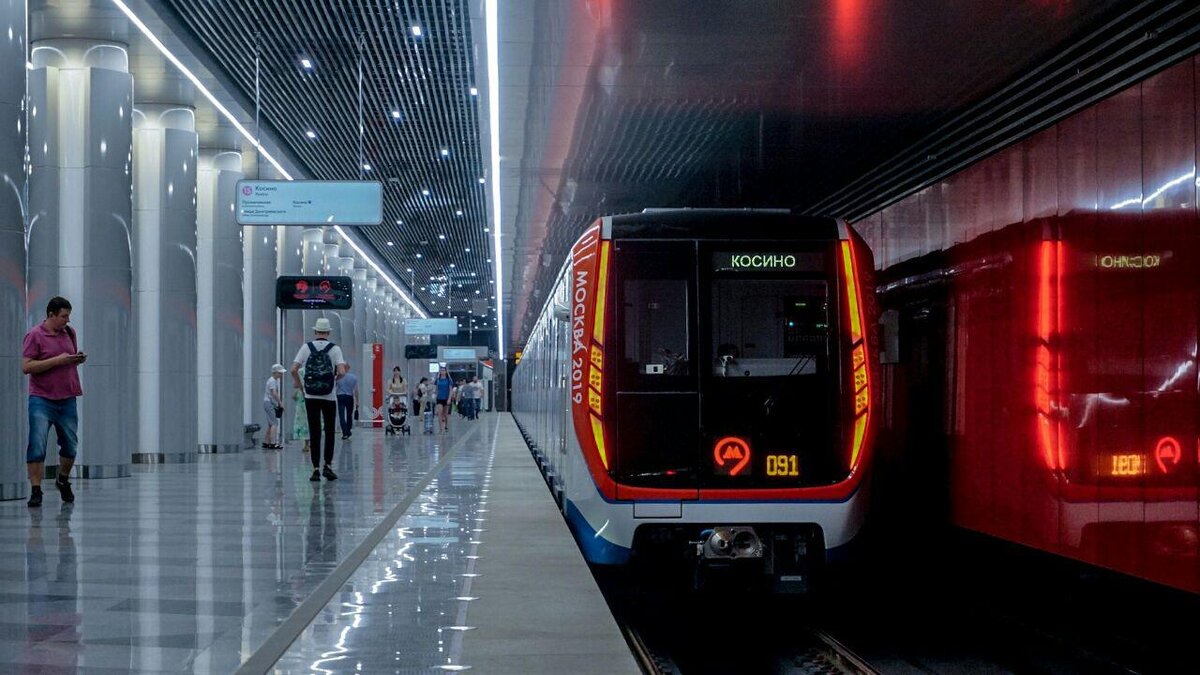 81-765.4 на 15 линии Московского метро