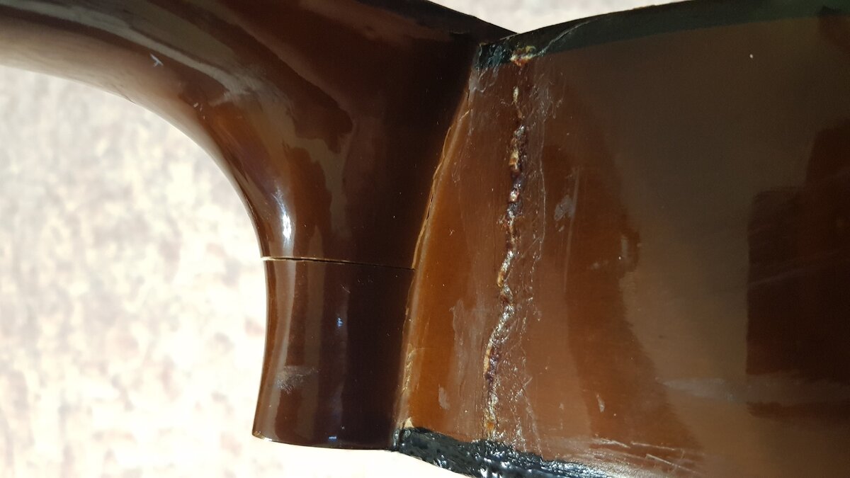 Гриф рассклеился 