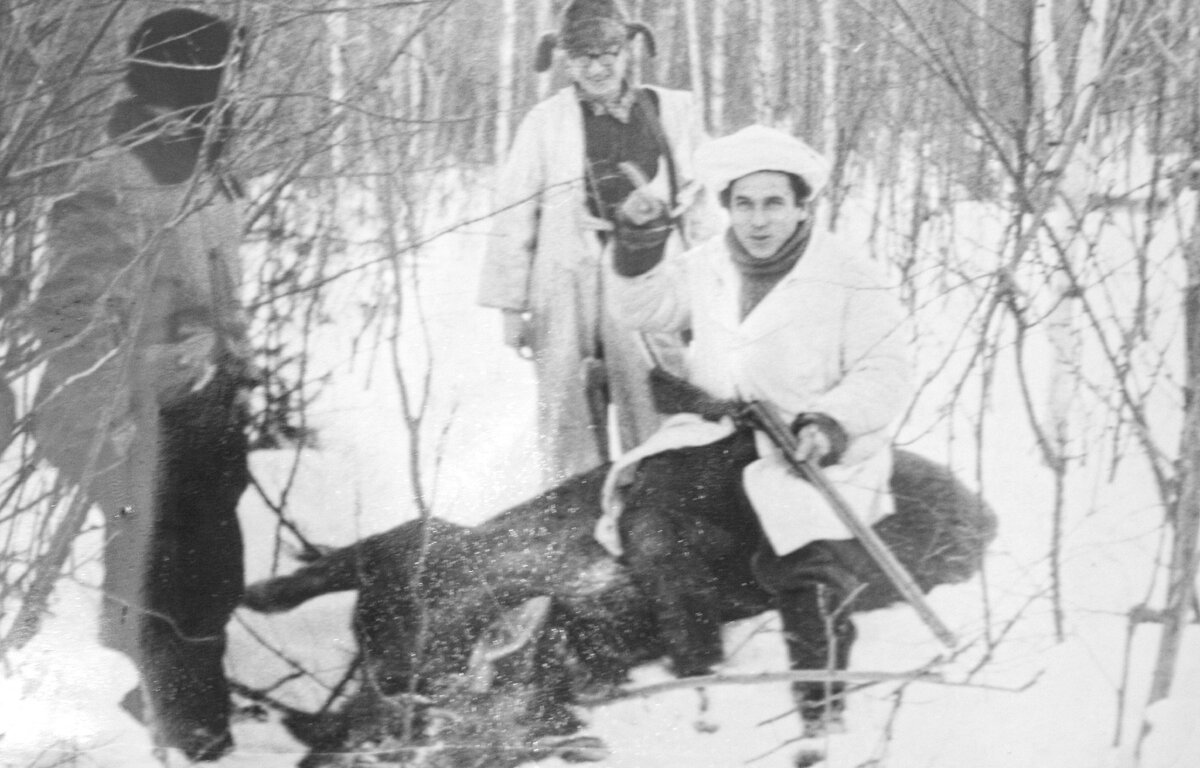 Вавиль Галимов - один из старейших охотников Миасса (справа)