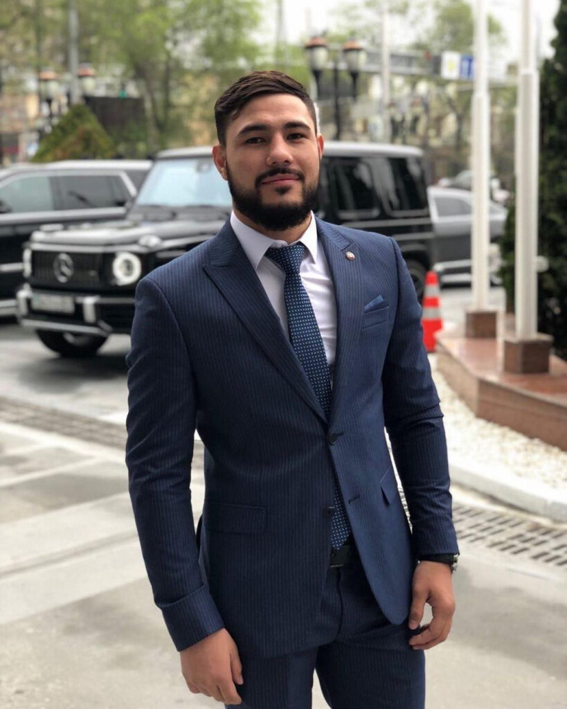 Мурад ахмедов журналист. Ахмед это какая национальность. Джафар v7 club. Риз ахмед. Какой нации ахмед.