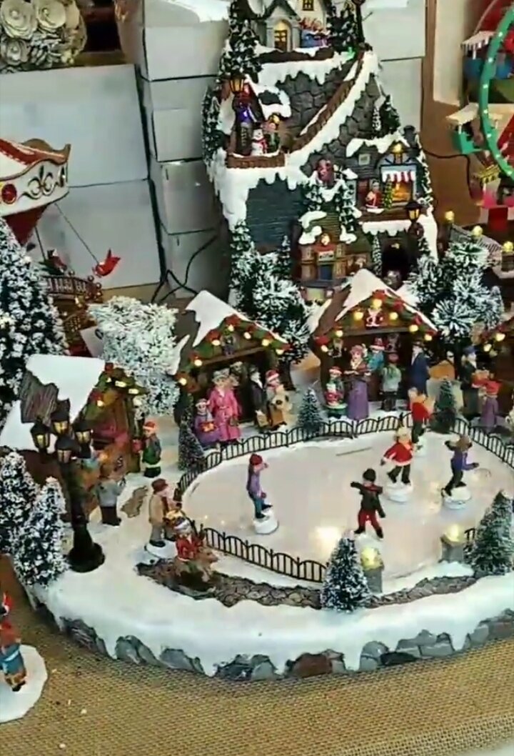 Игрушки на рождественской ярмарке