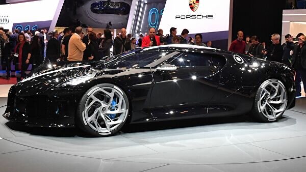 Гиперкар Bugatti La Voiture Noire