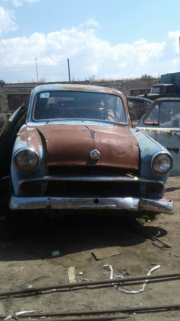 ГАЗ-22 потрепанный временем