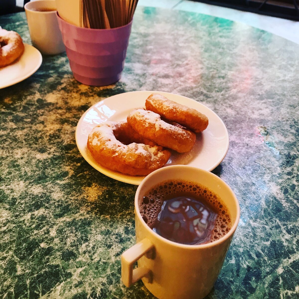 Пышки - один из главных питерских специалитетов: вкусно также, как было в  детстве | Соло - путешествия | Дзен