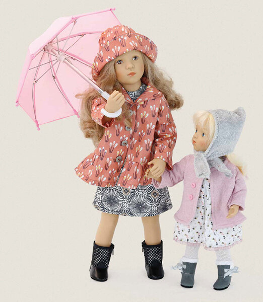 Слева кукла Финуш Елена, справа Минуш Ава