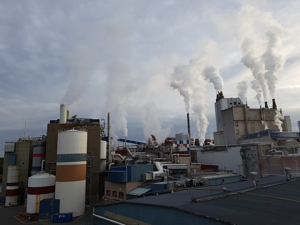 https://cdn.pixabay.com/photo/2016/09/05/21/19/factory-1647724_960_720.jpg
