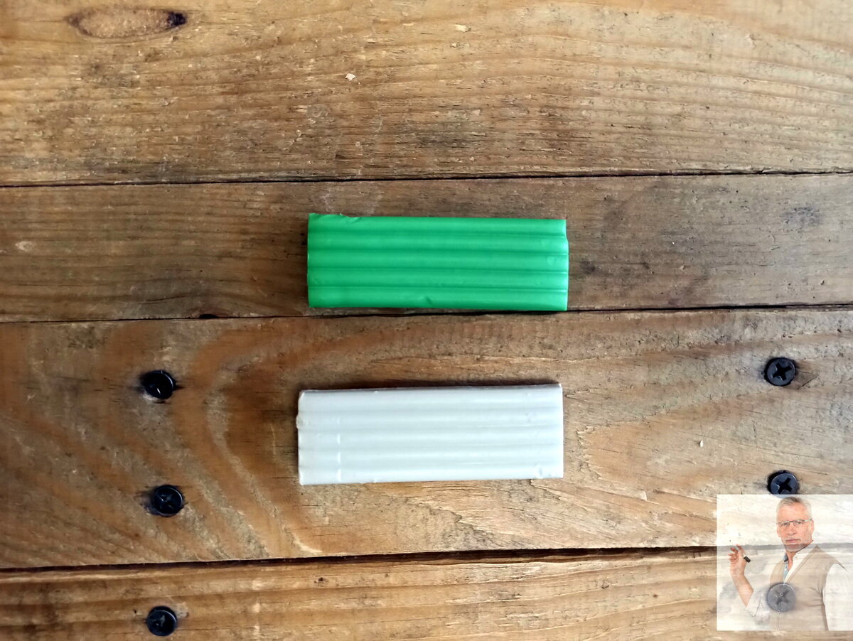 Зелёный и белый