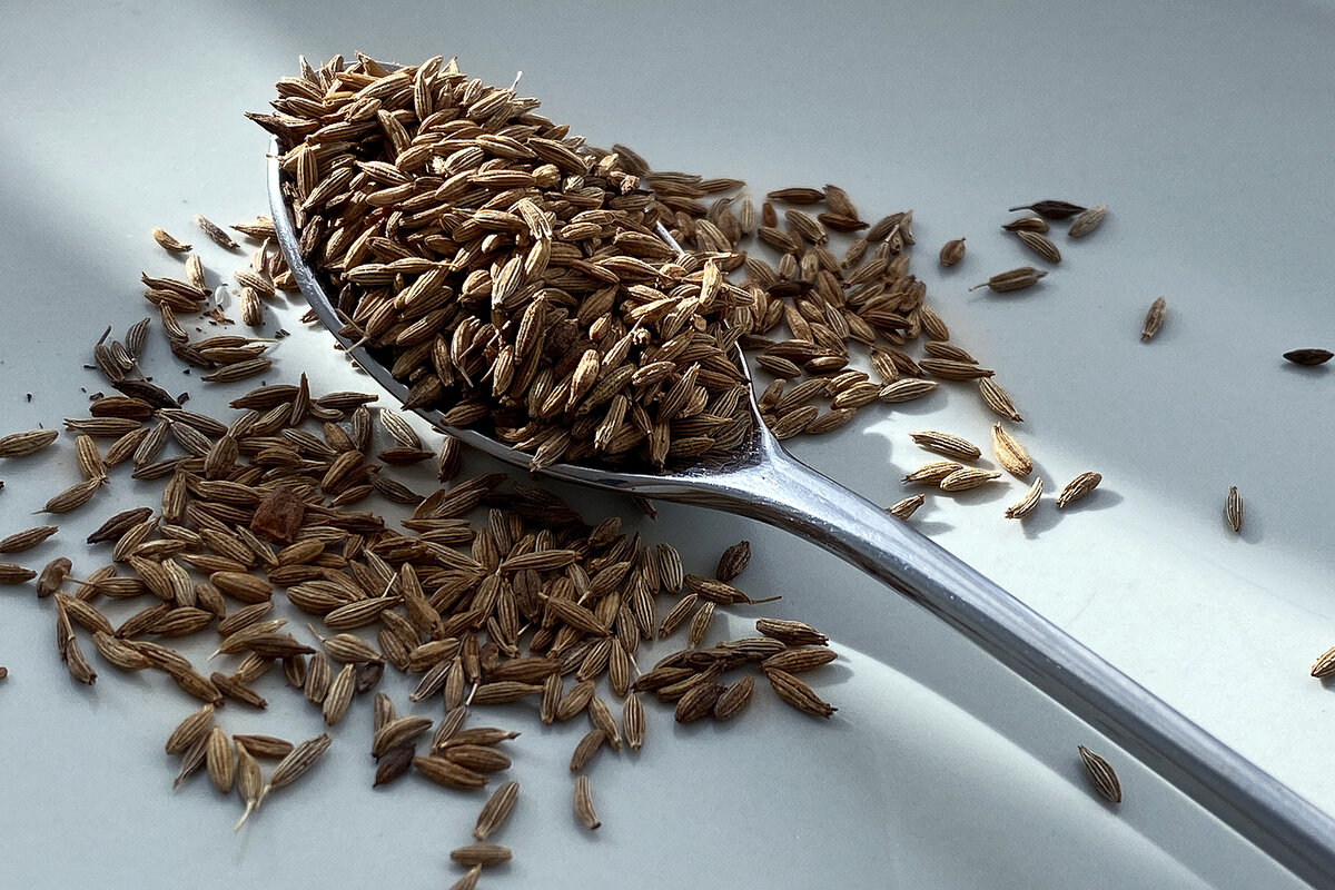 При изжоге можно пожевать ложку кумина и всё пройдёт.