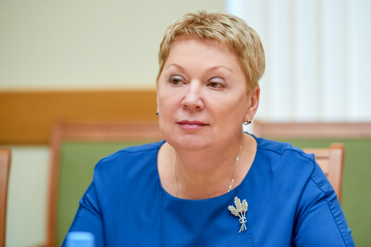 https://edu.gov.ru/uploads/media/photo/2019/04/23/1ccdbdfce0513c740ebf_2000x.jpg