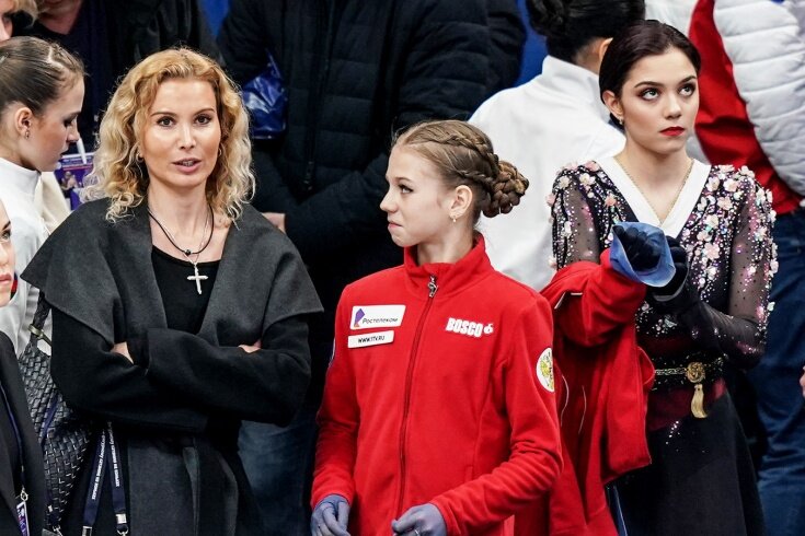 Представляете как нужно лавировать в женском коллективе с учетом жесточайшей конкуренции?