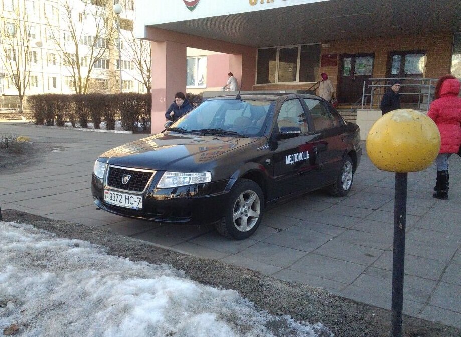 На фото уже рестайлинговый Samand Soren ELX TU5, который выпускался в 2011-2013 годах. Минск, март 2018 года.