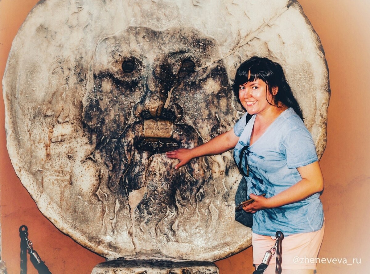 Уста истины на фото туристов (2018)