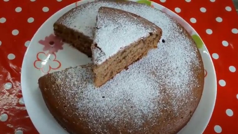 Пирог из варенья. Скриншот из видео. Используется и распространяется бесплатно по лицензии https://www.youtube.com/t/terms