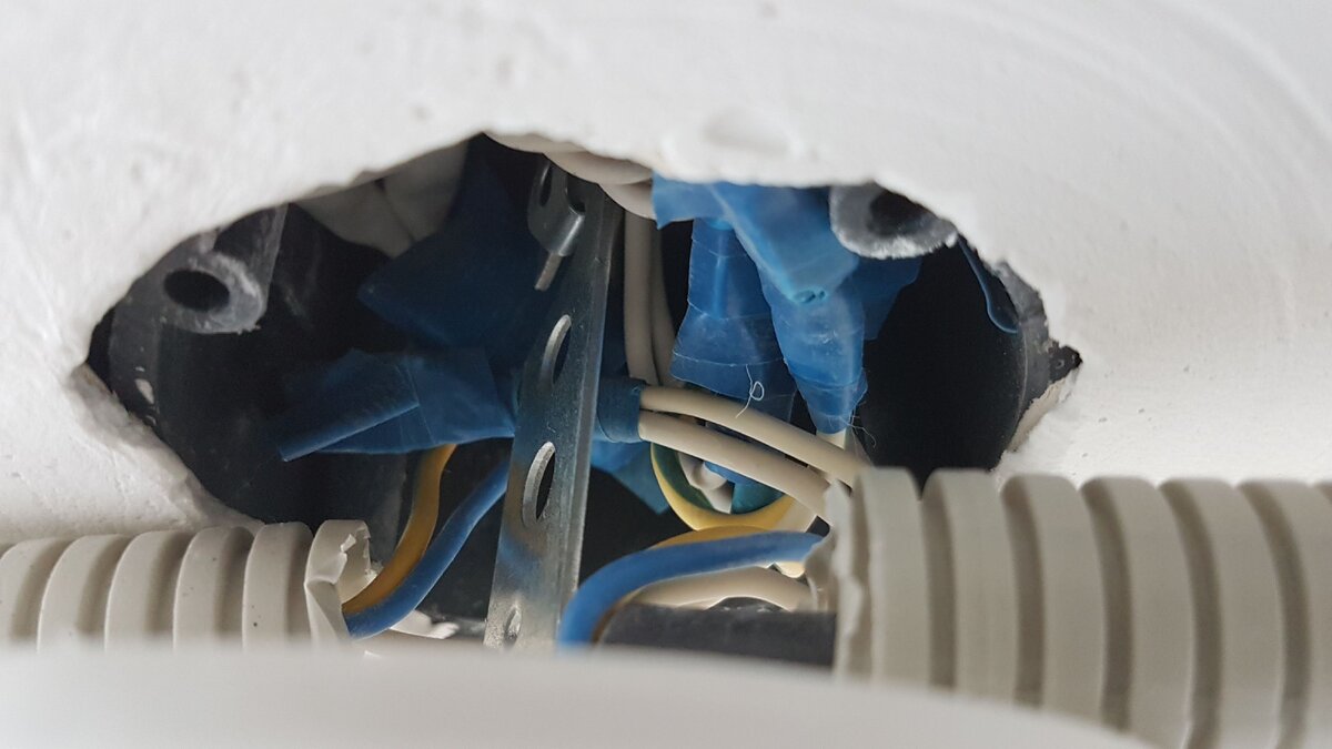 Скрутки и обрывы - частое явление.