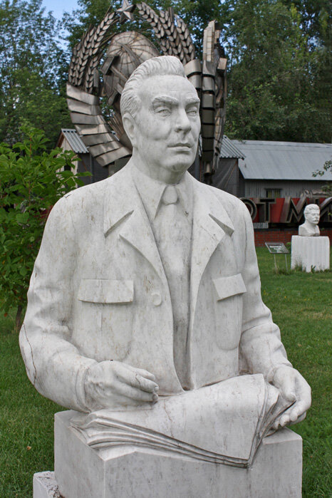 Бюст Л.И. Брежнева. Авторы В.А. Думанян и Ю.Г. Орехов