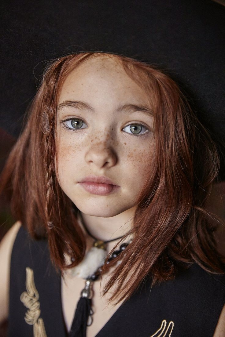 Я всегда была объектом для внимания . Из-за своей необычной внешности