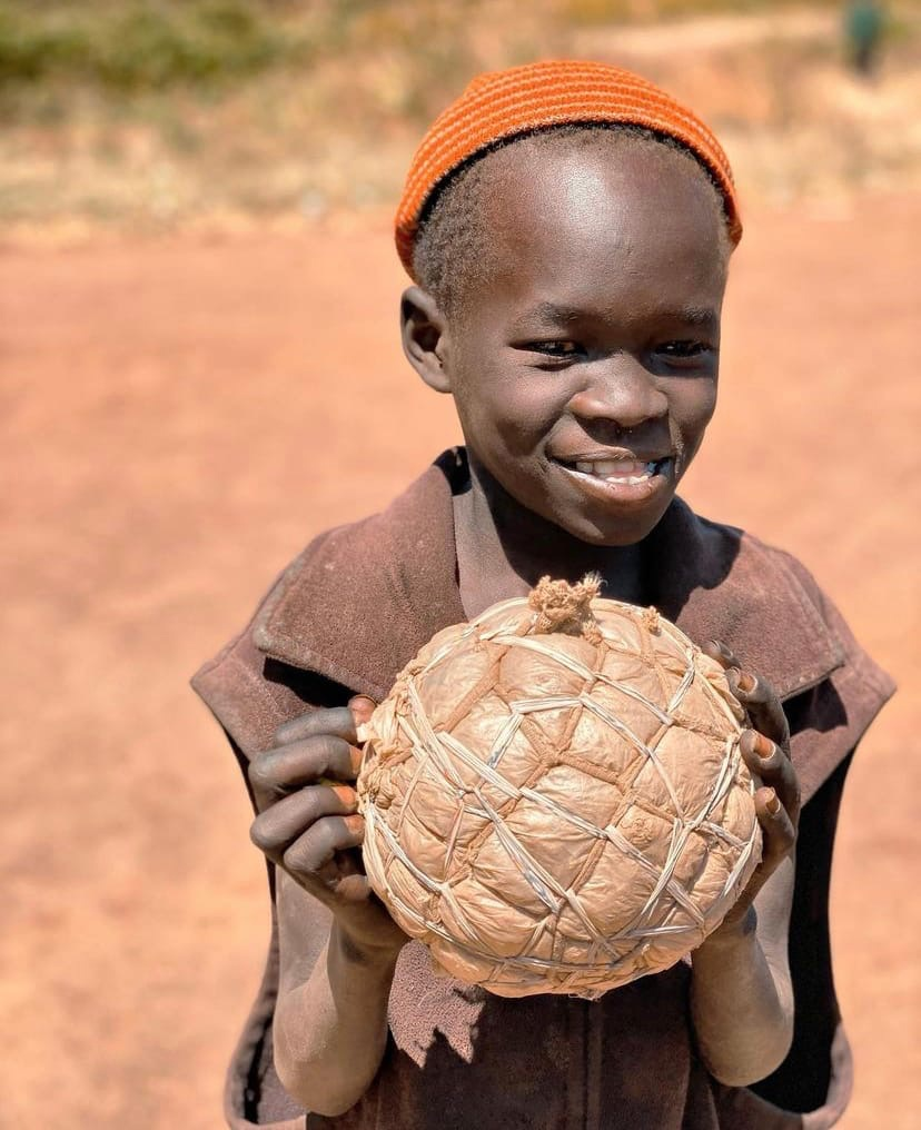 африканский мальчик. маленький афроамериканец. негроидная раса дети. маленькие африканцы. мальчик негр.