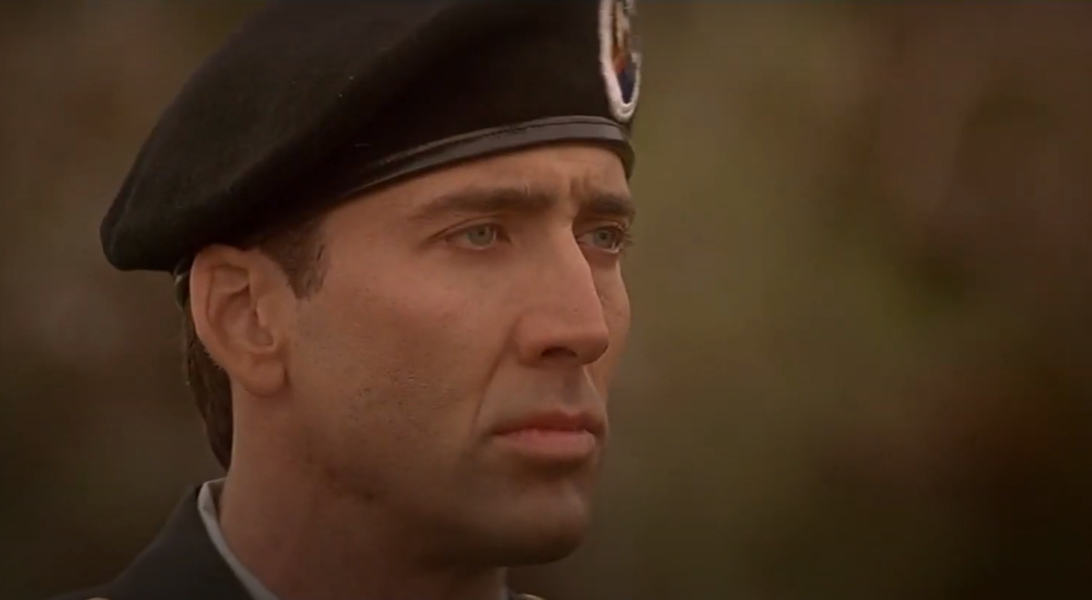 кадр из фильма "Воздушная тюрьма"