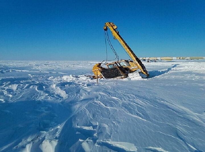 Фото: Засевший трубоукладчик