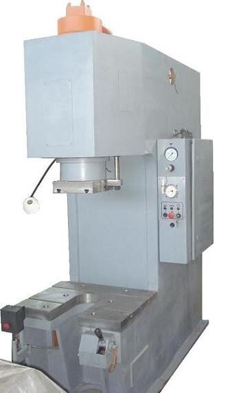 Гидравлический пресс П6330