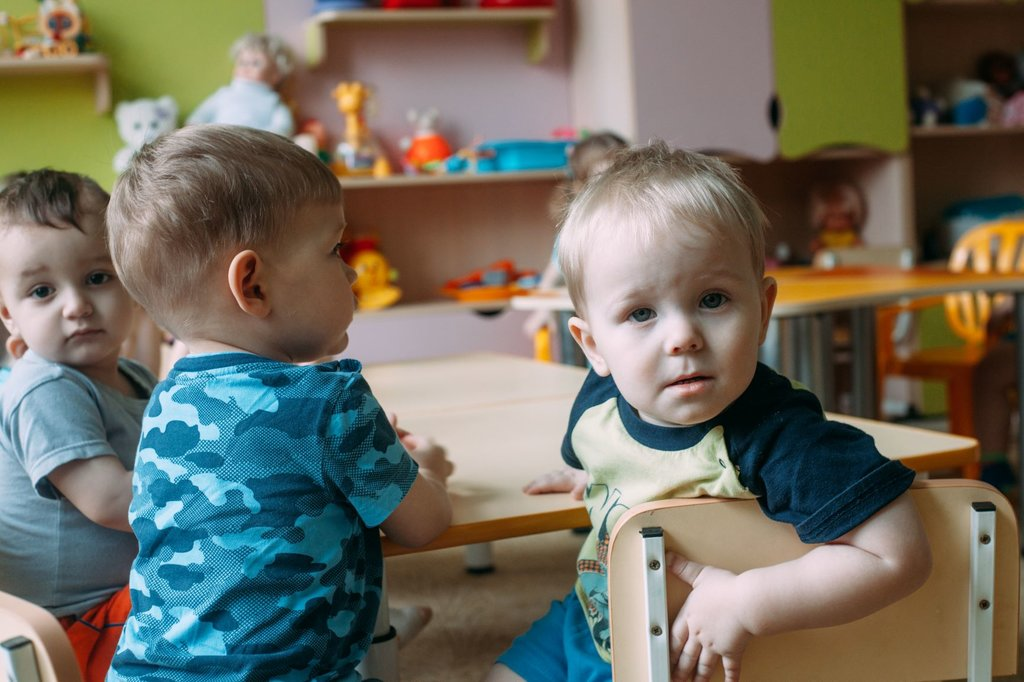 Детский сад, детский сад… Почему так говорят?
Потому, что дружно в нем
Мы одной семьей растем!