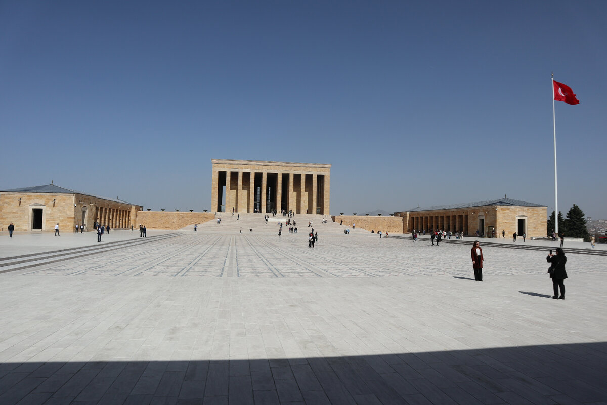 Возможны ли ещё путешествия за границу в эпоху тотальных санкций? Съездили в весеннюю Турцию