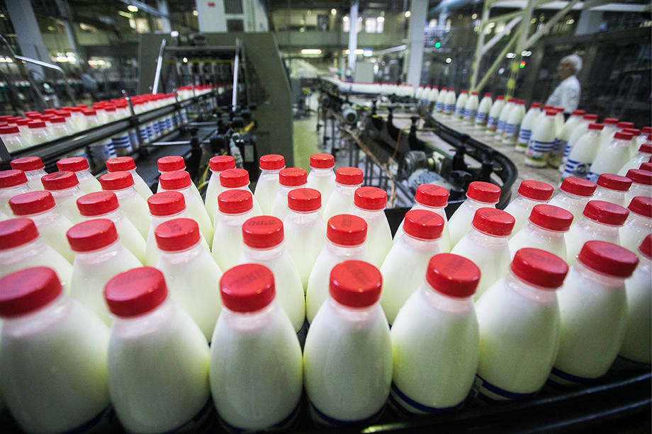 Маркировка молочной продукции должна была полностью запуститься в этом году. Фото: Сергей Коньков/ТАСС