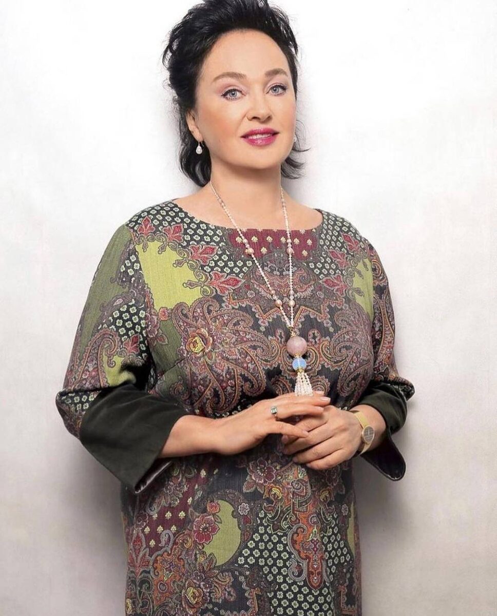    Лариса Гузеева призналась, что отфотошопила лицоСоцсети Ларисы Гузеевой