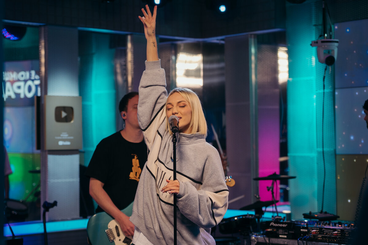 Mary Gu с премьерой песни «Два выстрела» на Авторадио