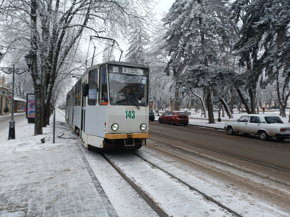 Белый на белом фоне