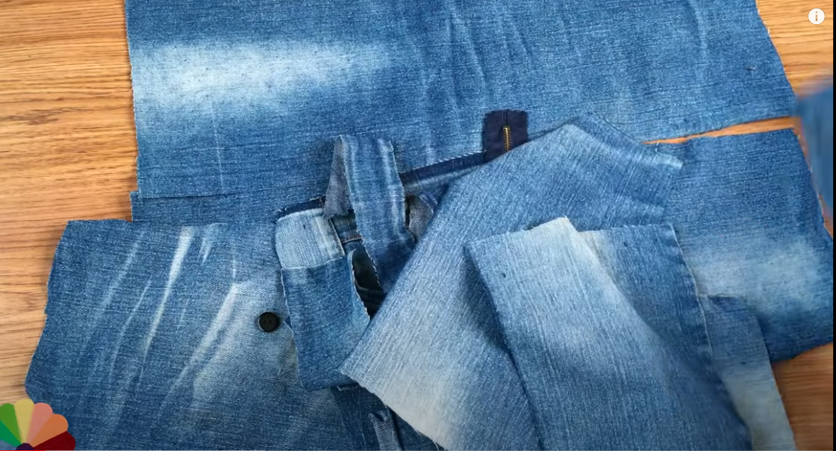  Да, когда-то эта кучка была джинсами! 