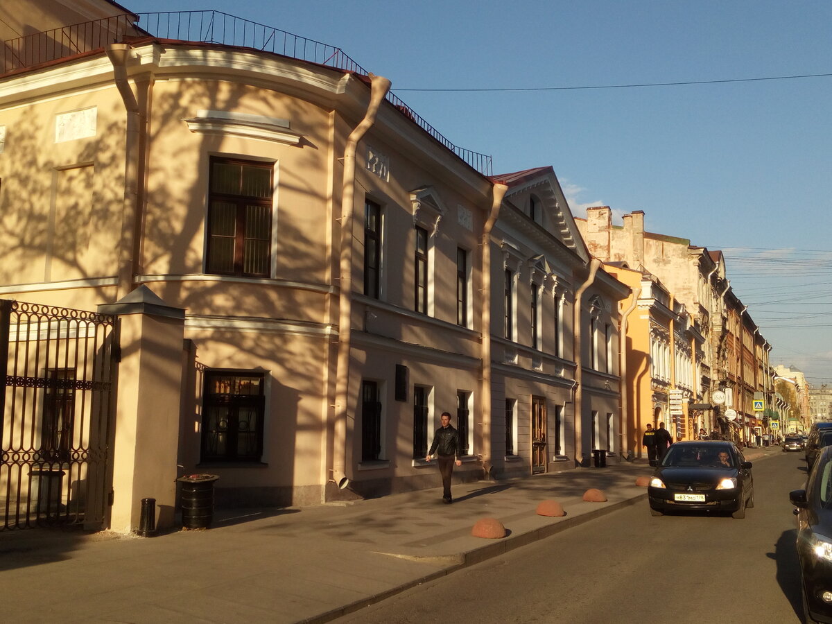 Дом №2 по Кузнечному переулку