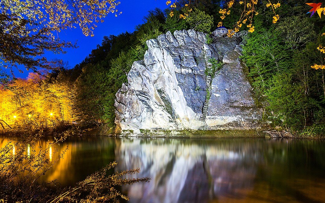 Картинка из свободного доступа в сети интернет-Скала Петушок в Горячем Ключе