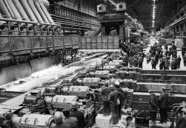 ПУСК ПРОКАТНОГО СТАНА ЧЕРЕПОВЕЦКИЙ МЕТАЛЛУРГИЧЕСКИЙ ЗАВОД visualrian.ru