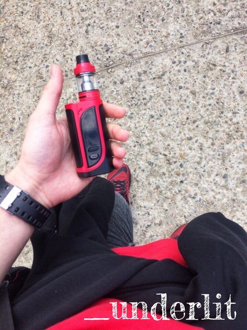 Электронные сигареты, вейп, снюс… Форма у никотиновой зависимости может быть абсолютно разной, не ведитесь на моду. 