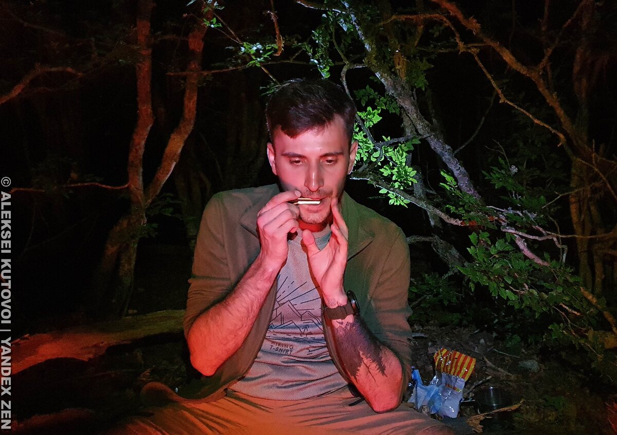 Играю на варгане в Крыму