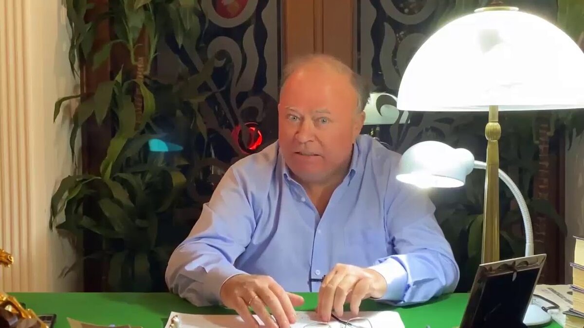 Яндекс Картинки. Андрей Караулов, российский телеведущий.