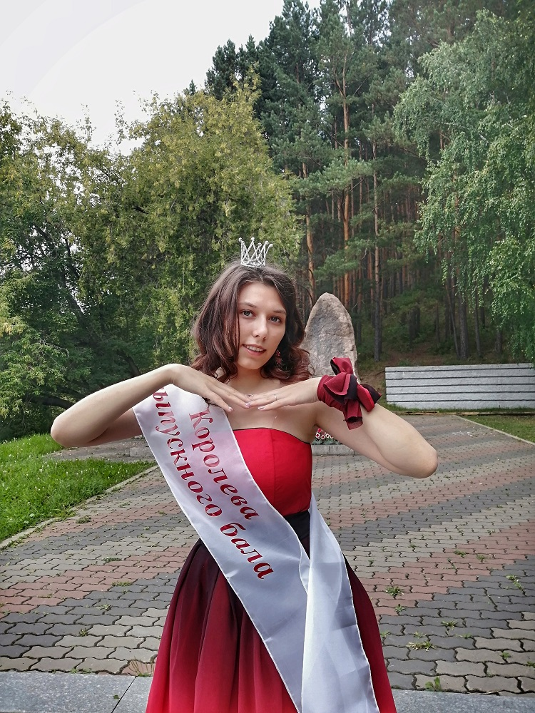 девушка королева выпускного. король и королева школы. королева выпускного бала. королева выпускного бала америка. королева выпускного бала.