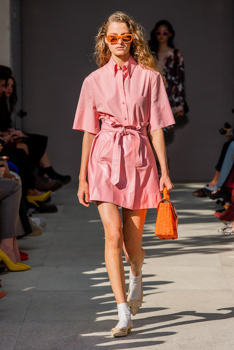Короткая  юбка от Salvatore Ferragamo. Фото из открытых источников