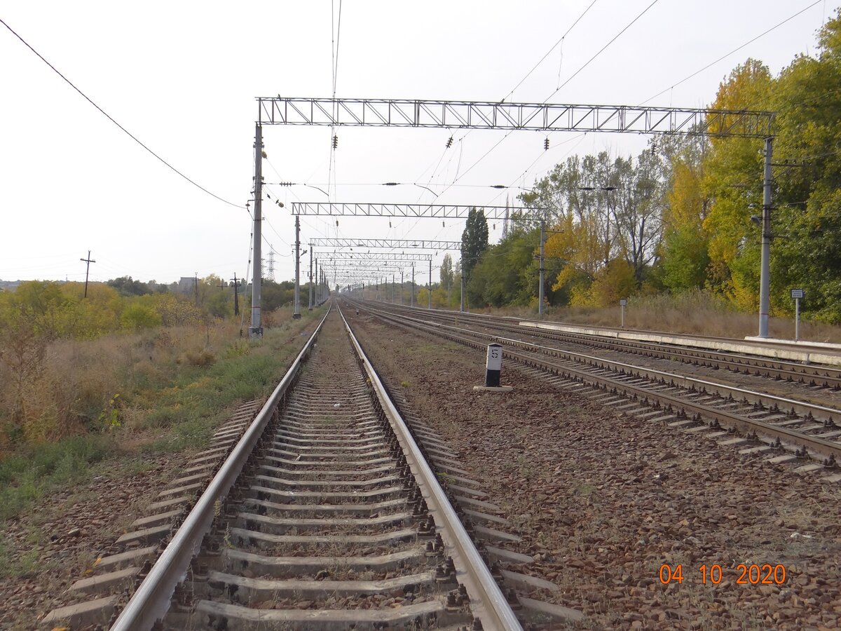 Волго-Донская железная дорога была открыта в 1862 году. Сейчас это линия Волгоград - Лихая. 